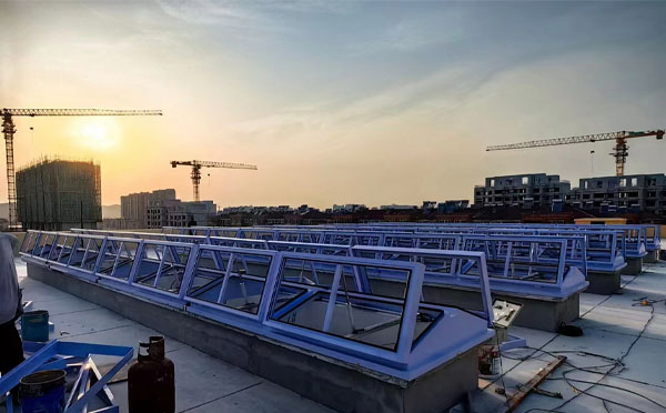 消防墨玉排烟窗工作原理