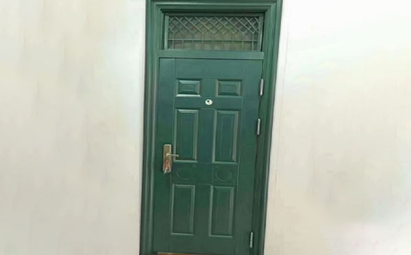 墨玉学校教室门