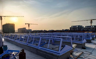 消防墨玉排烟窗开启角度